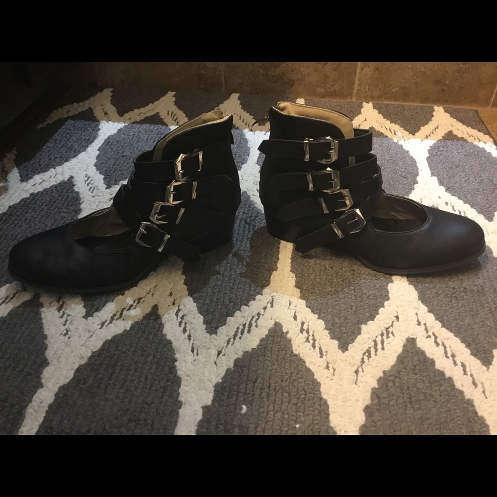Black shoes with straps